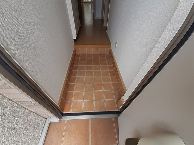ピュールメゾンⅡの玄関