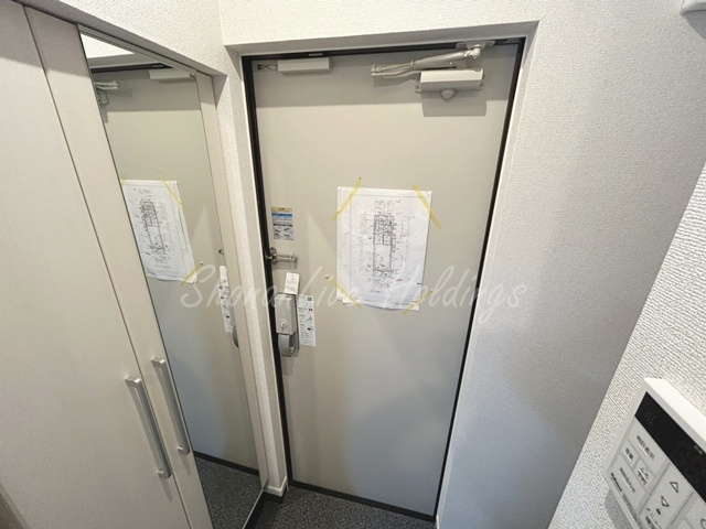 藤沢市本鵠沼４丁目のアパートの玄関