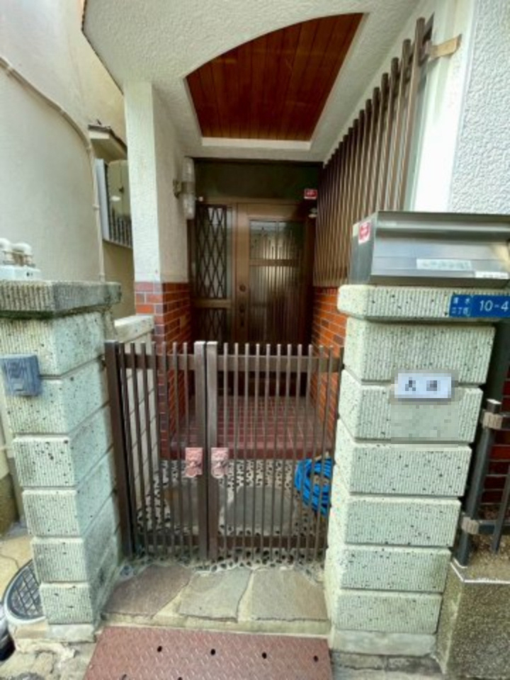 旭区清水3丁目中古戸建の玄関|「いってきます」と「ただいま」を見守る玄関。