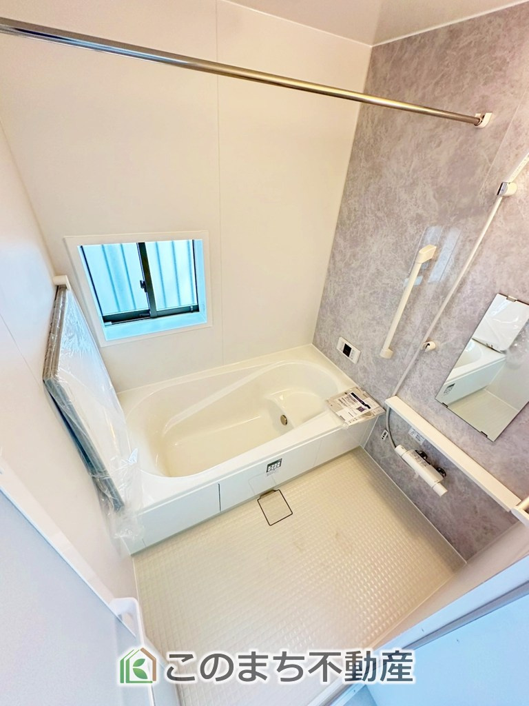 ハートフルタウン宇都宮市御幸本町4872番の浴室|"ゆったり１坪バスには換気・乾燥・暖房機能付き！！
大人も足を伸ばせるゆったり浴槽！！
ご家族皆さんで入っても、一人でゆっくり入っても一日の疲れを癒してくれるお風呂です！！"
