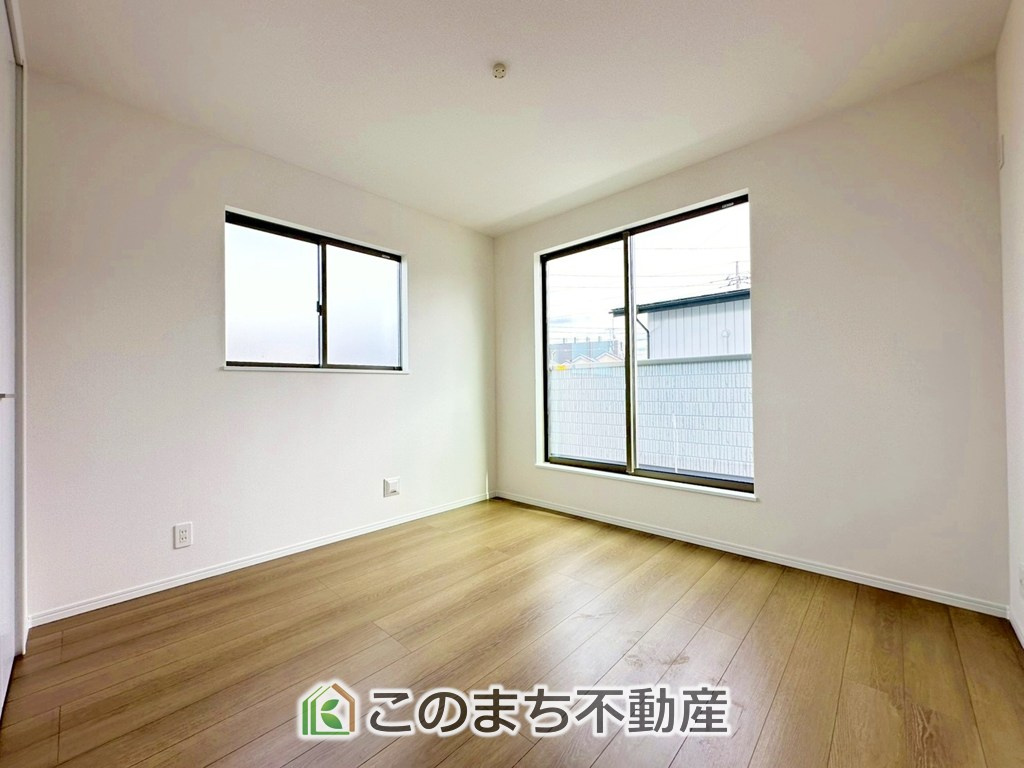 ハートフルタウン宇都宮市御幸本町4872番の洋室|柔らかい陽光が差し込む明るいお部屋を演出する設計。彩光の取れる窓が気持ちの良いお部屋を創り上げます。
