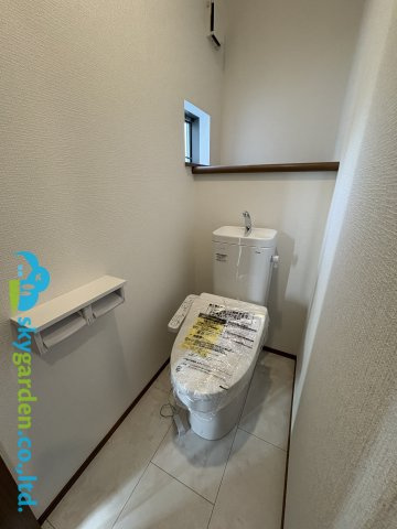 藤沢市西富　新築戸建　全1棟A号棟のトイレ|2階のトイレ