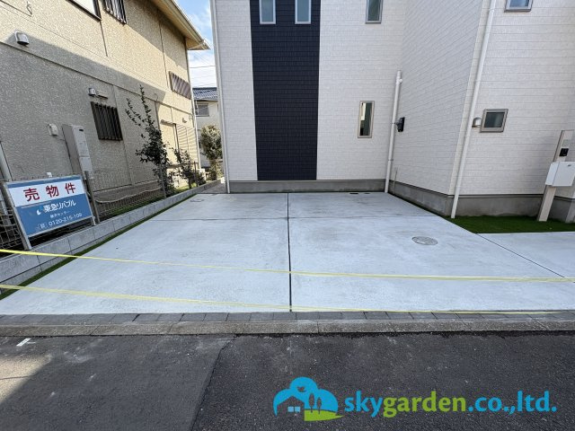藤沢市西富　新築戸建　全1棟A号棟の駐車場|車種により２台駐車可能