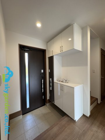 藤沢市西富　新築戸建　全1棟A号棟の玄関|落ち着いた玄関です