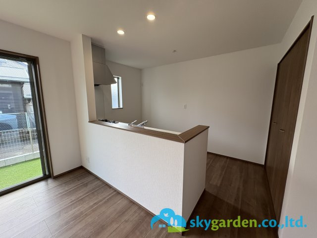 藤沢市西富　新築戸建　全1棟A号棟のキッチン|会話が弾む対面キッチン