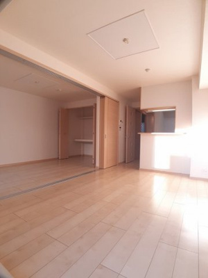 【居間・リビング】 | リヴェール栄谷 | 使いやすい居間です