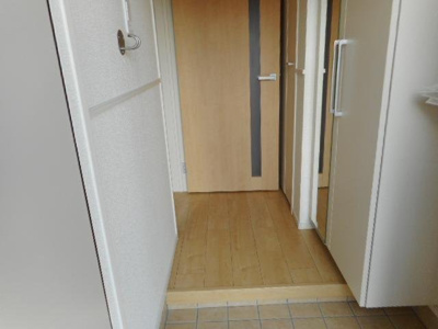 【玄関】 | プルメリアⅡ | ゆったりとした玄関です