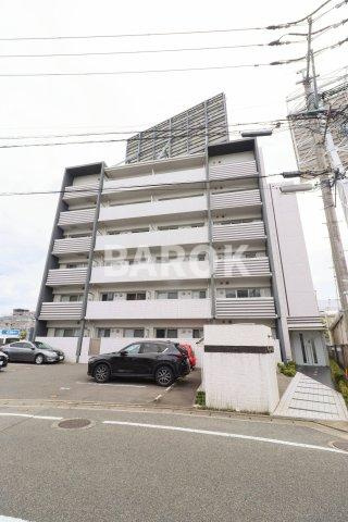 福岡市博多区空港前３丁目の賃貸マンションの外観