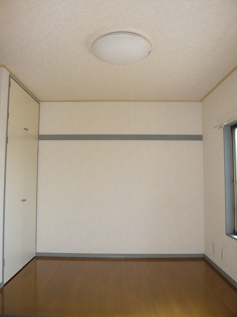八王子市堀之内のアパートの洋室