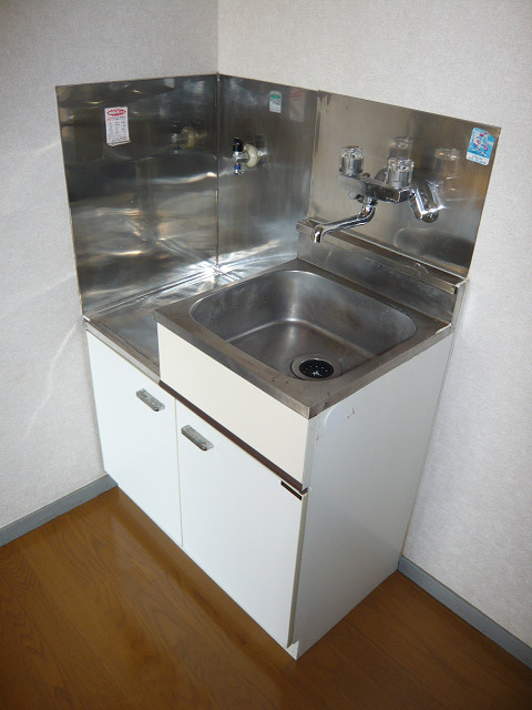 八王子市堀之内のアパートのキッチン