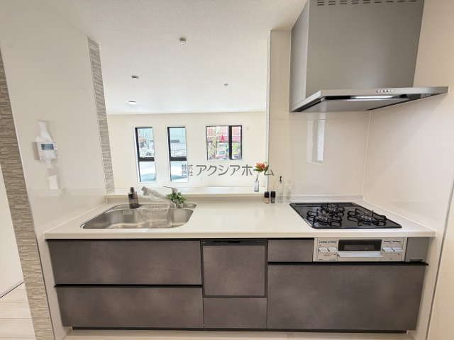 所沢市榎町・全1棟　新築一戸建　～東南角地～の区画図|駐車2台可、日当たり・通風良好な東南角地です。