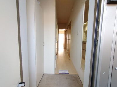 【玄関】 | クレイノ港北Ⅱ | 姿見付き