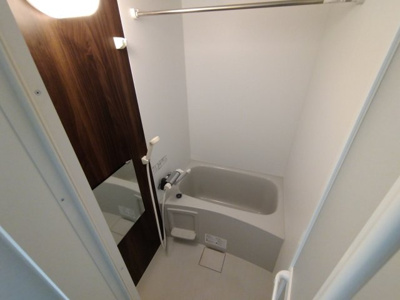 【浴室】 | クレイノ港北Ⅱ | 鏡・浴室乾燥機（暖房機能無）付きで快適です♪