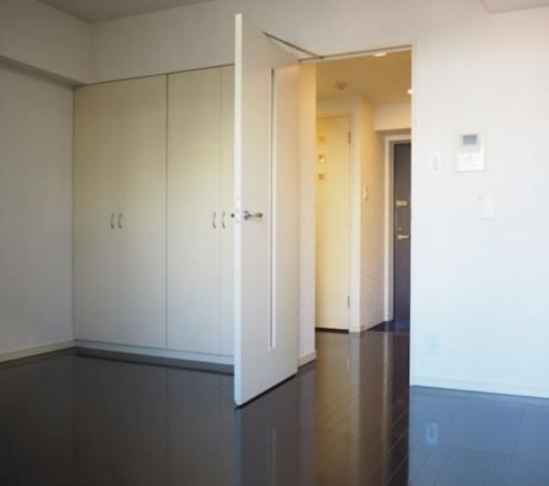 ルーブル高田馬場弐番館の居間・リビング|シックなフローリング☆