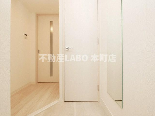 アドバンス上町台シュタットの玄関