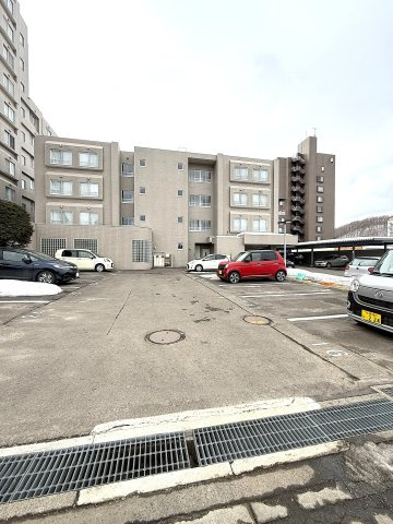 真駒内南町シティハウスの駐車場