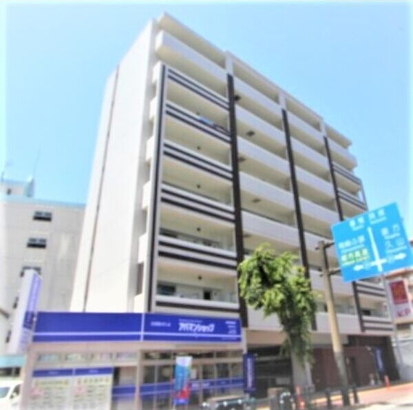 箱崎なつめビルのエントランス