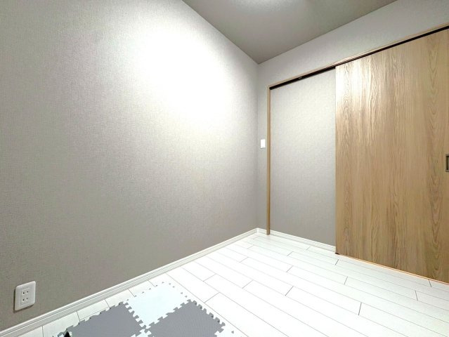◆２０２５年７月リフォーム完了◆美室◆駅徒歩３分◆収納豊富◆アドリーム伏見向島の洋室|洋室（３.０帖）