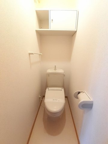 Ａｎｇｅ　ＰａｌａｚｚｏⅡ番館のトイレ|清潔感のあるトイレです