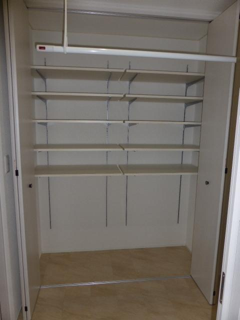 Bella Vista 東雲の洗面所|スペースが確保できる洗面所です