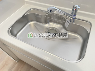 【キッチン】 | CRADLE GARDEN小山市喜沢第8　2 | 同社施工物件写真。※建具やフローリング、その他仕様が異なる場合がございます。