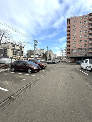 リブウェル真駒内緑町イーストヴュ―の駐車場