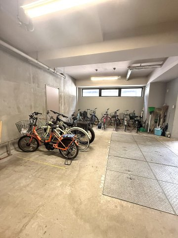 リブウェル真駒内緑町イーストヴュ―の駐輪場