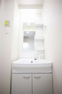 【洗面所】 | Vita弁天町 | 広い洗面スペース