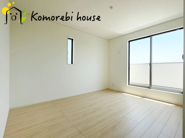 上尾市領家　第2　新築一戸建て　クレイドルガーデン　03の寝室|落ち着いた色調の寝室です
