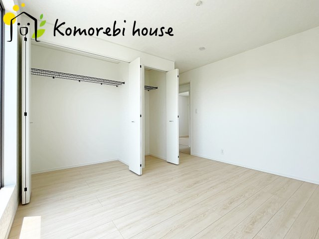 上尾市領家　第2　新築一戸建て　クレイドルガーデン　03の寝室|開放的な寝室です