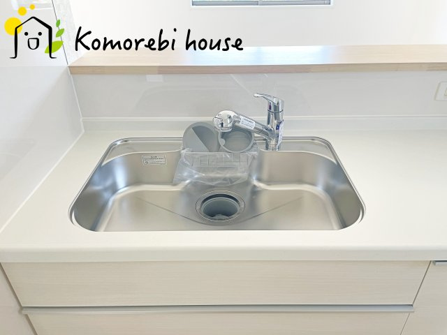 上尾市領家　第2　新築一戸建て　クレイドルガーデン　03のキッチン|きれいなキッチンです