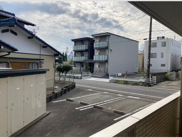 オルテンシアMTの駐車場