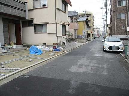 広島市西区草津東1丁目　新築一戸建ての前面道路含む現地写真
