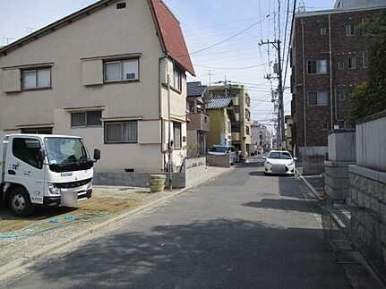 広島市西区草津東1丁目　新築一戸建ての前面道路含む現地写真