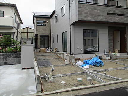 広島市西区草津東1丁目　新築一戸建ての駐車場