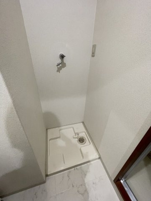 【設備】 | 第５アローズ新大阪 | 室内洗濯機置き場です