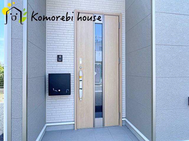上尾市領家　第2　新築一戸建て　クレイドルガーデン　04の玄関|きれいな玄関です