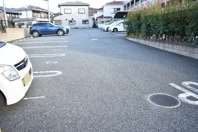 I．ヴィレッジ堀崎の駐車場|駐車場