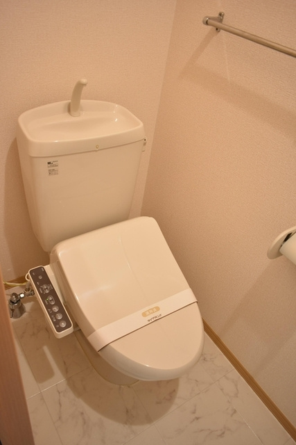 I．ヴィレッジ堀崎のトイレ|洗浄便座