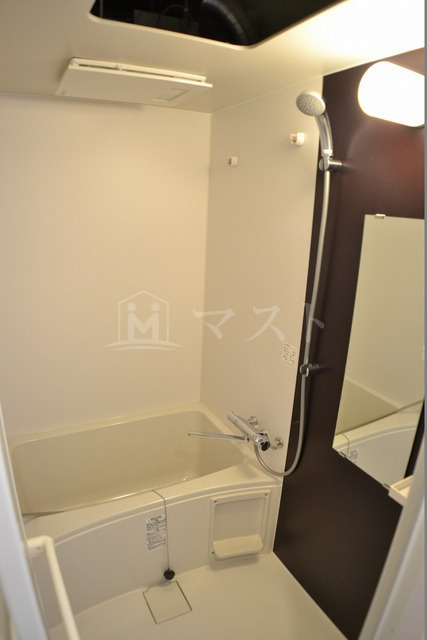 セオリー大阪城サウスゲートの浴室|カラーパターンはお部屋により異なります
