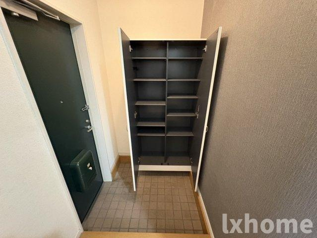 シャルマンの玄関|収納もある玄関です