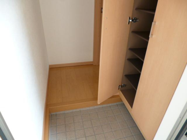 ピノカーサＡ棟の玄関