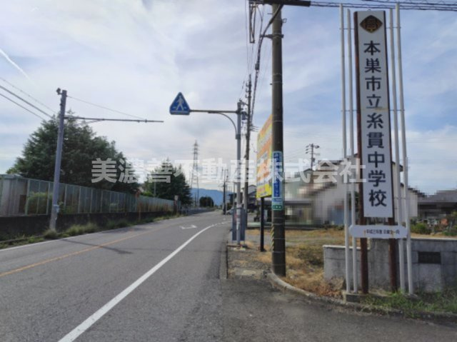 ６６６２８　本巣市上真桑土地の前面道路含む現地写真