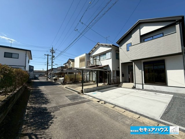 【本日ご案内可能】みよし市莇生町　全1棟の前面道路含む現地写真|事前予約にて現地ご見学いただけます！お気軽にお問い合わせください♪
■株式会社　セキュアハウス■
住宅ローンに強く、知識、経験豊富なスタッフ在籍
お客様に寄り添い、ご成約後もサポート致します。　　　　