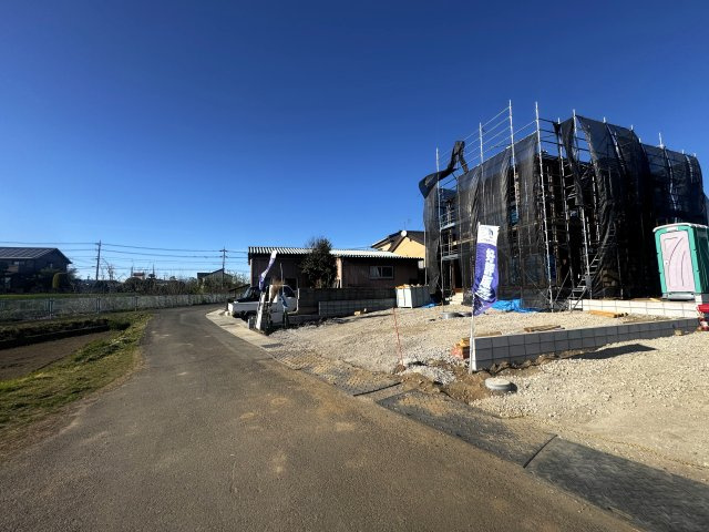 新築　前橋市朝倉町第4　クレイドルガーデン　１号棟の前面道路含む現地写真|現地写真　西側接道幅員約4ｍ
