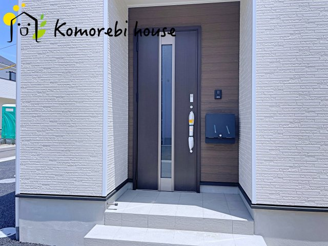 上尾市領家　第2　新築一戸建て　クレイドルガーデン　05の玄関|落ち着いた玄関です