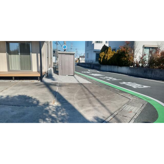 売中古戸建　中央区中野町の前面道路含む現地写真