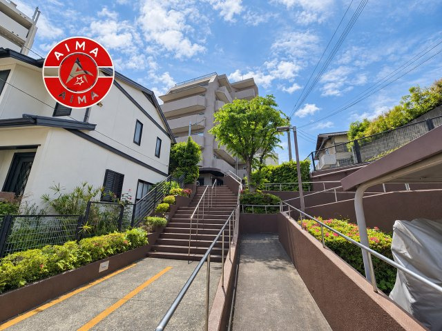 ライオンズマンション大橋第2|明るい外エントランスが、建物全体の印象を引き立てます。