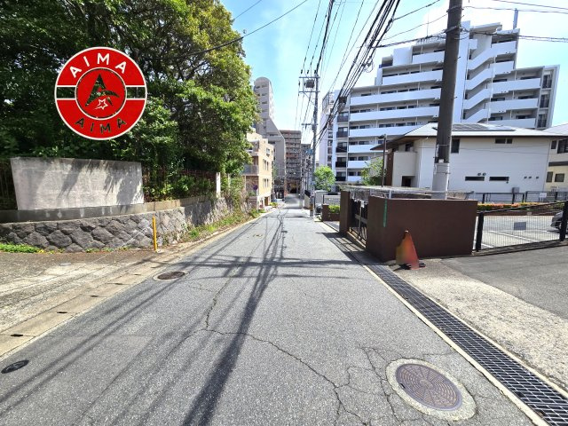 ライオンズマンション大橋第2の外観|前面道路です。
