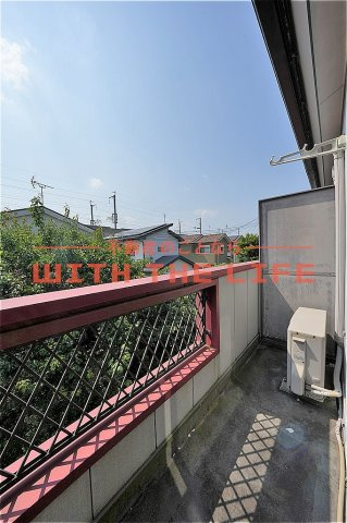 アイビーコート弐番館【キャッシュバック対象物件】のバルコニー|お洗濯にも便利なバルコニー付き